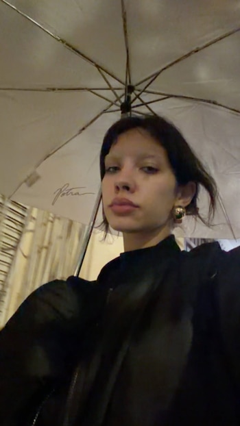 La hija de Pablo Echarri y Nancy Dupláa apuesta por una estética moderna al decolorar sus cejas y reafirmar su identidad visual