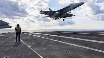 Trump anuncia que EEUU va a comenzar una misión de desminado en el estrecho de Ormuz