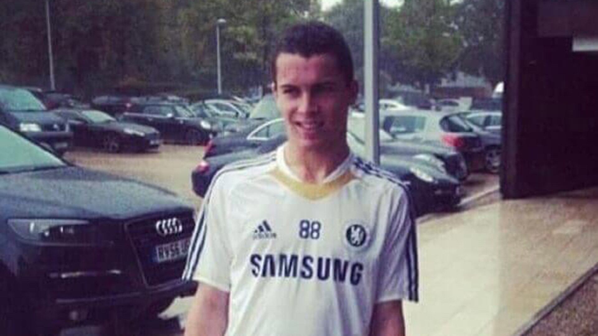 El punta, con la casaca del Chelsea