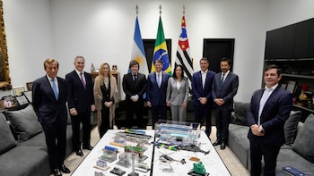 Milei visita Brasil en plena campaña electoral: hablará en el acto de lanzamiento de Flávio Bolsonaro