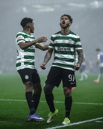 Luis Suárez juega su primer