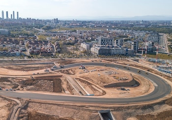 Obras del circuito cunado se estaban desarrollando en Ifema con la ciudad de Madrid al fondo