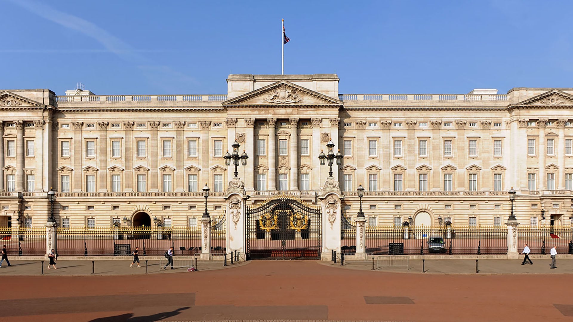 Las victorias en la Primera y Segunda Guerra Mundial reforzaron la legitimidad y la posición institucional de la Corona británica