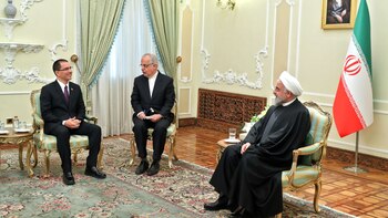 La reunión de Arreaza con Rohani (HO / IRANIAN PRESIDENCY / AFP)