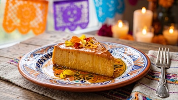 Flan de naranja con cempasúchil: el postre mexicano perfecto para Día de Muertos