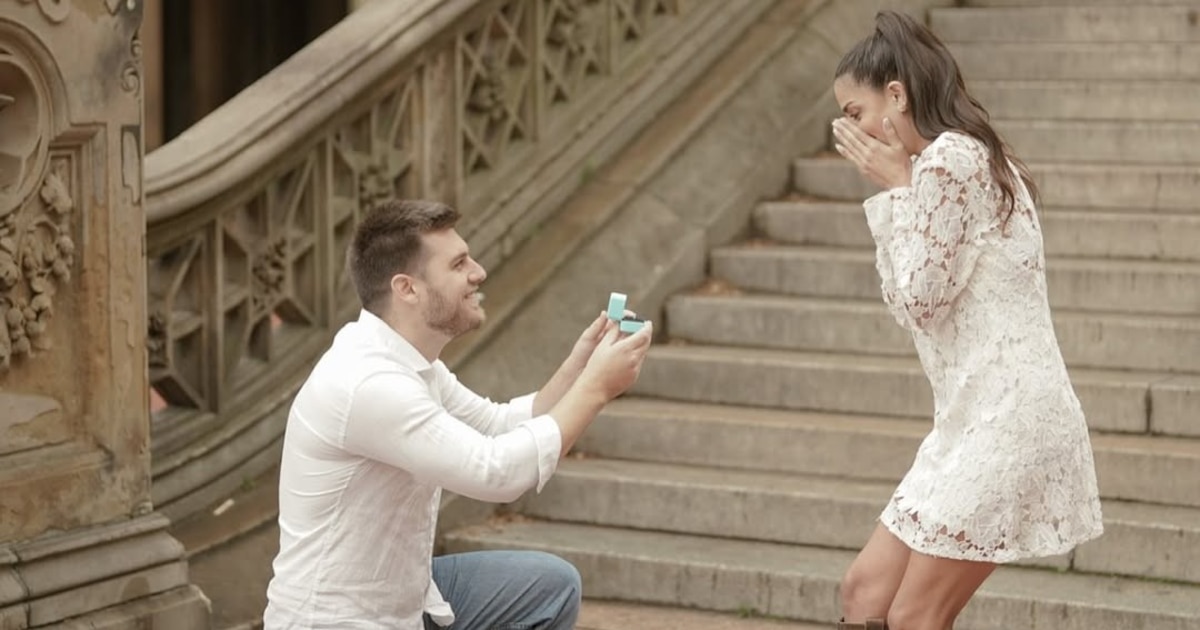 Emily Lucius se probó los vestidos para su boda y sorprendió a sus ...