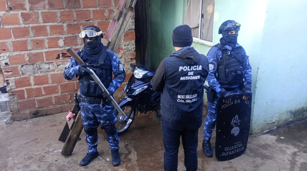 Los allanamientos se realizaron en los barrios A-4 y Los Lapachitos. Gentileza