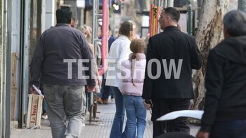 Paloma viajó con sus hijas