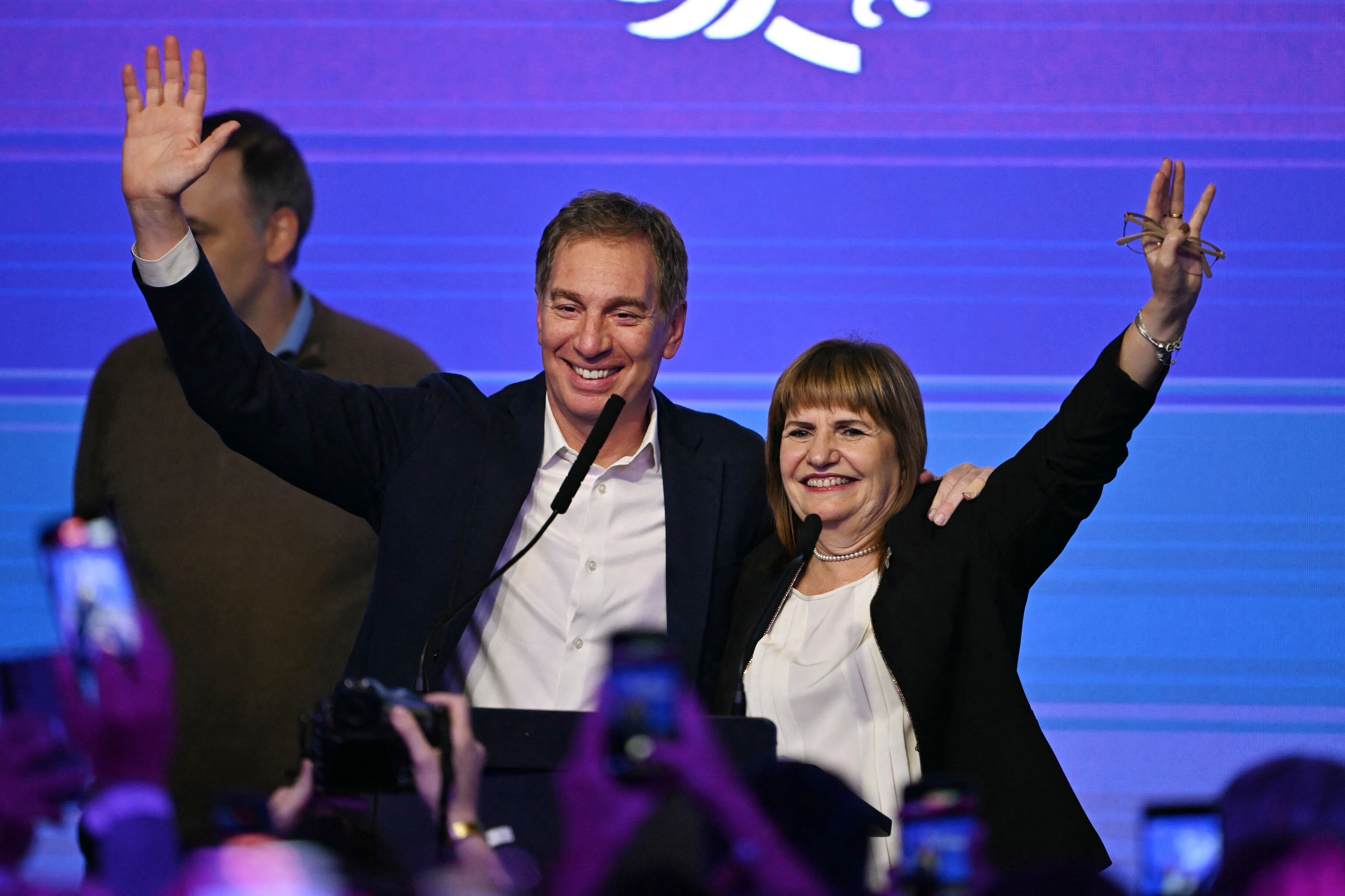 Ganadores: Diego Santilli y Patricia Bullrich tras los resultados de las elecciones del último domingo (Photo by Luis ROBAYO / AFP)