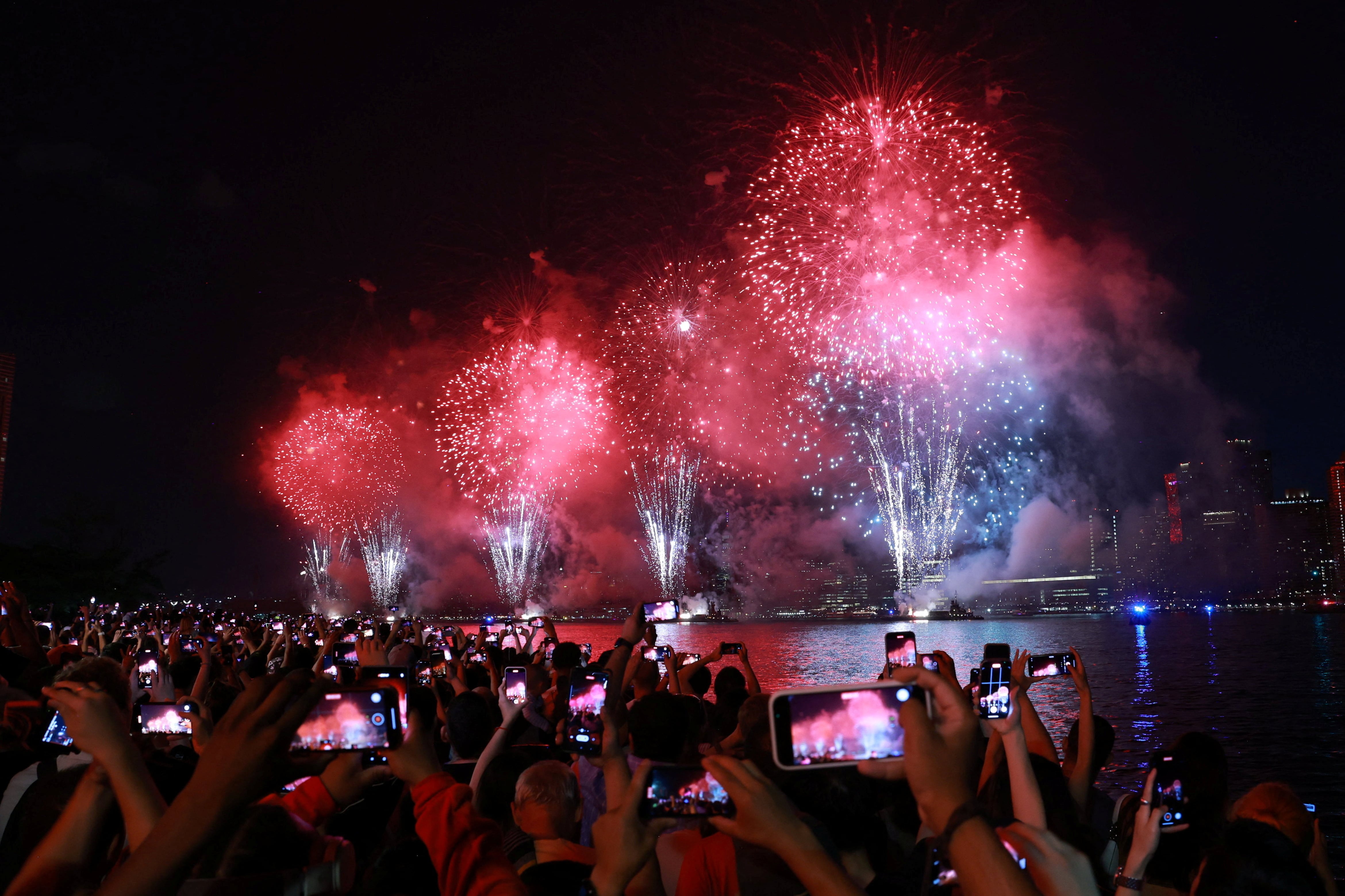 El Puente de Brooklyn será parte de las novedades técnicas del 4 de julio de Macy’s con un espectáculo de luces láser sincronizado con la banda sonora. (REUTERS/Amr Alfiky)