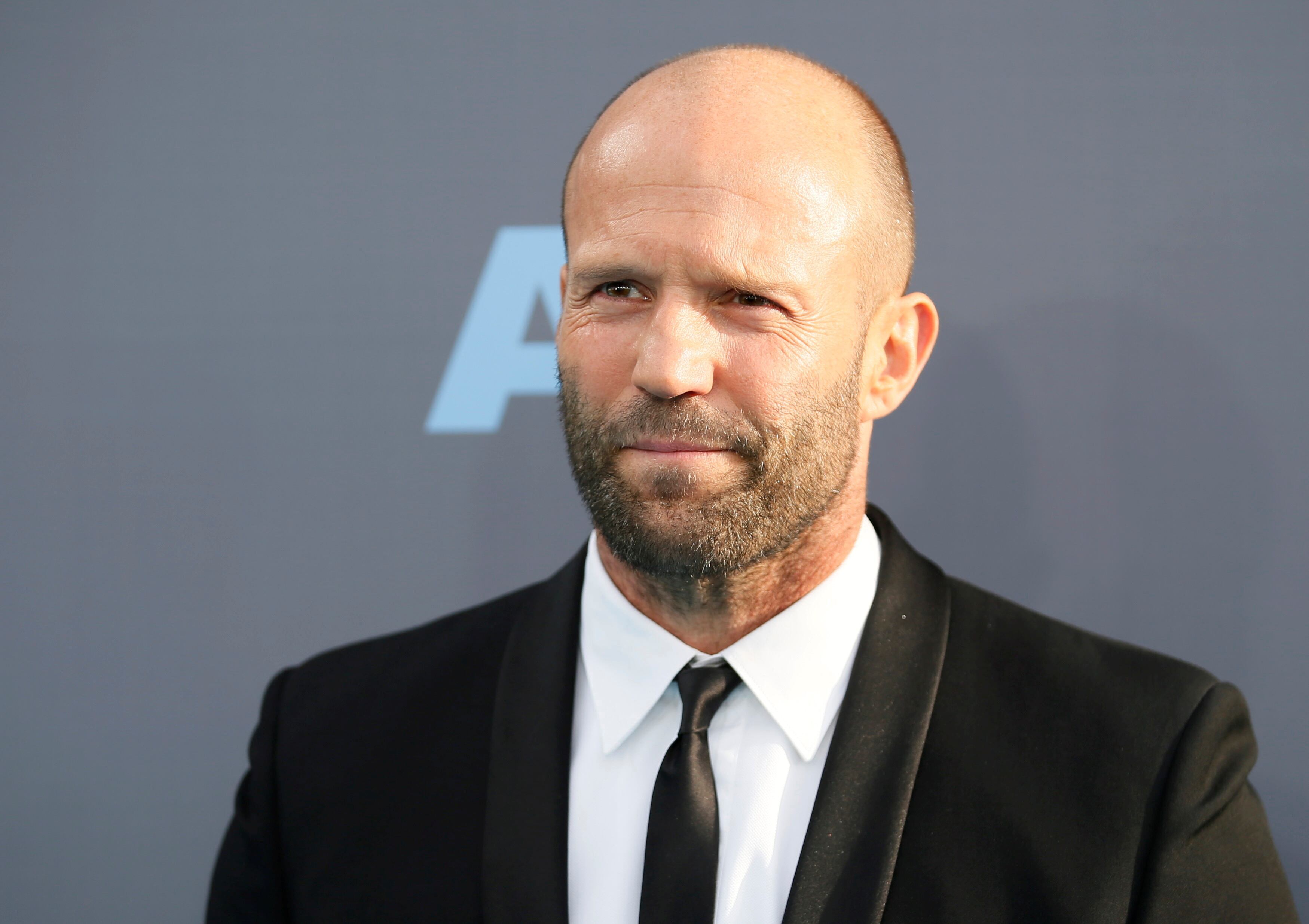 El actor británico Jason Statham encontró en el deporte, especialmente en el salto de trampolín, una de sus primeras grandes pasiones juveniles (REUTERS/Danny Moloshok/File Photo)