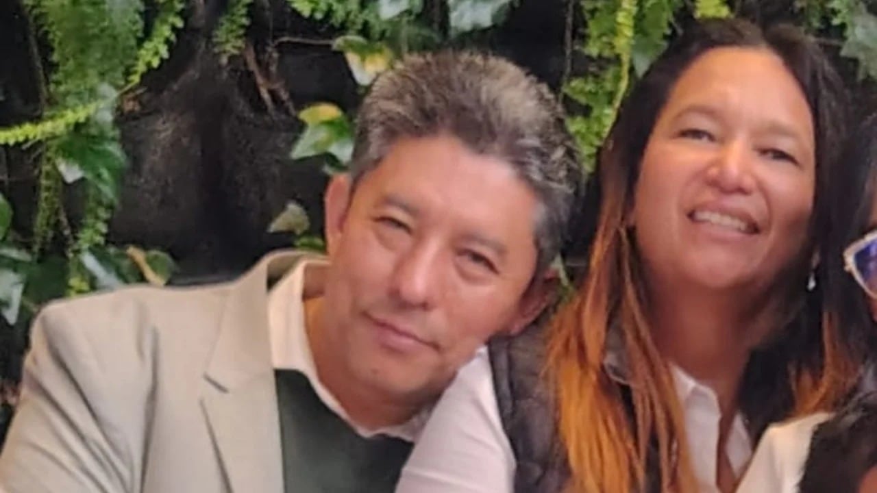 Denis Alfaro, esposa de Neill Felipe Cubides, profesor del Externado asesinado en Bogotá, pidió que el caso no quede impune - crédito X