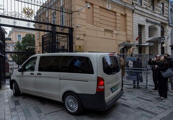 Un vehículo que transporta a