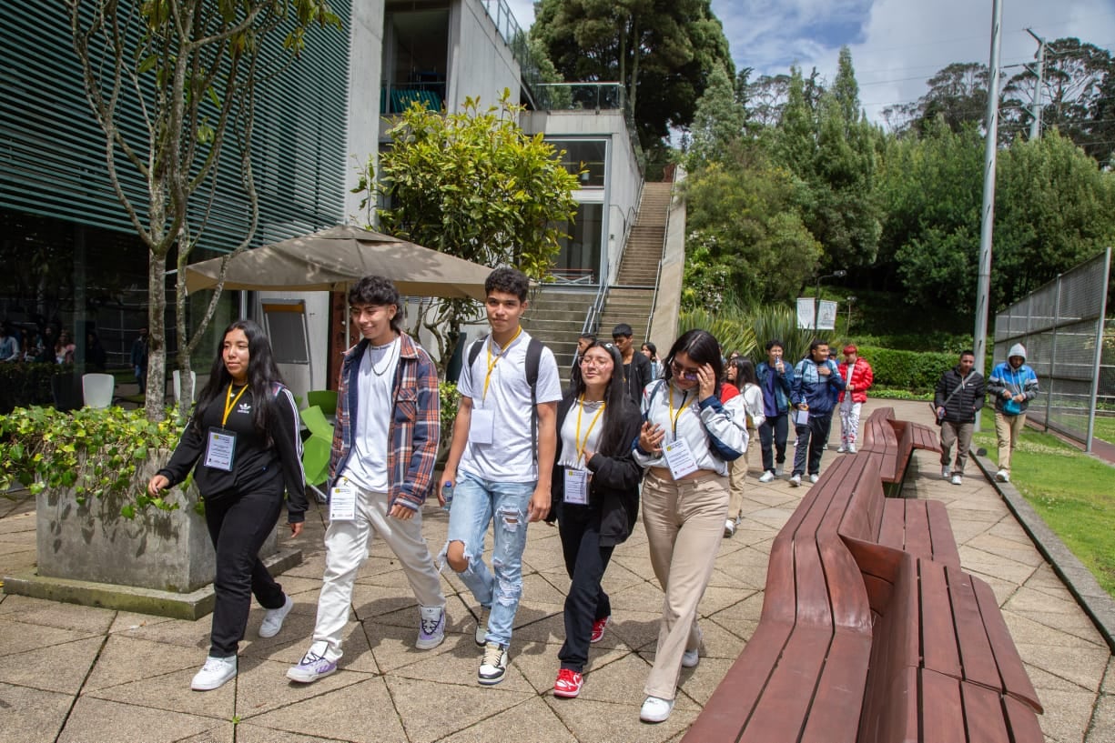 El proceso para instituciones públicas entregará 734 beneficios a estudiantes de la Etitc y del Sena Regional Distrito Capital - crédito Secretaria de Educación/Sitio web