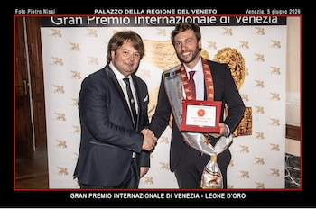 Carmine Tangredi, el chef de Fortezza en Bogotá, fue nombrado “Cavaliere della Cucina Italiana nel Mondo” en Venecia, recibió una de las tres Lion Star del León de Oro y volvió a figurar entre los 100 mejores chefs de pizza del mundo.