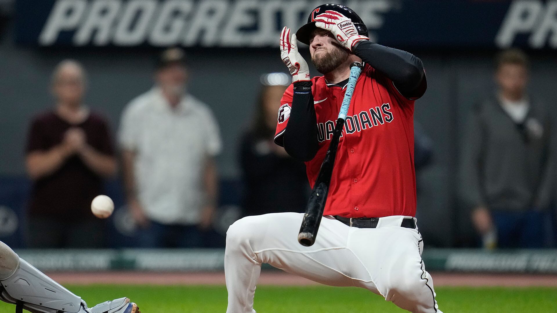 Fry fue hospitalizado tras el impacto (AFP)