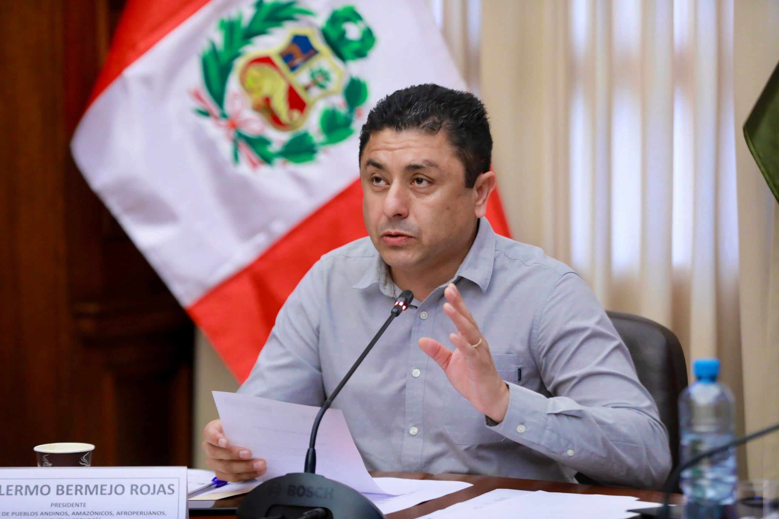 Guillermo Bermejo usó comisión del Congreso para dar empleo a militantes de su partido