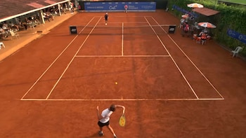 Sacó de abajo y lo liquidó con un globo: el increíble match point del argentino Carlos Zárate