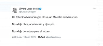 El expresidente Álvaro Uribe rindió
