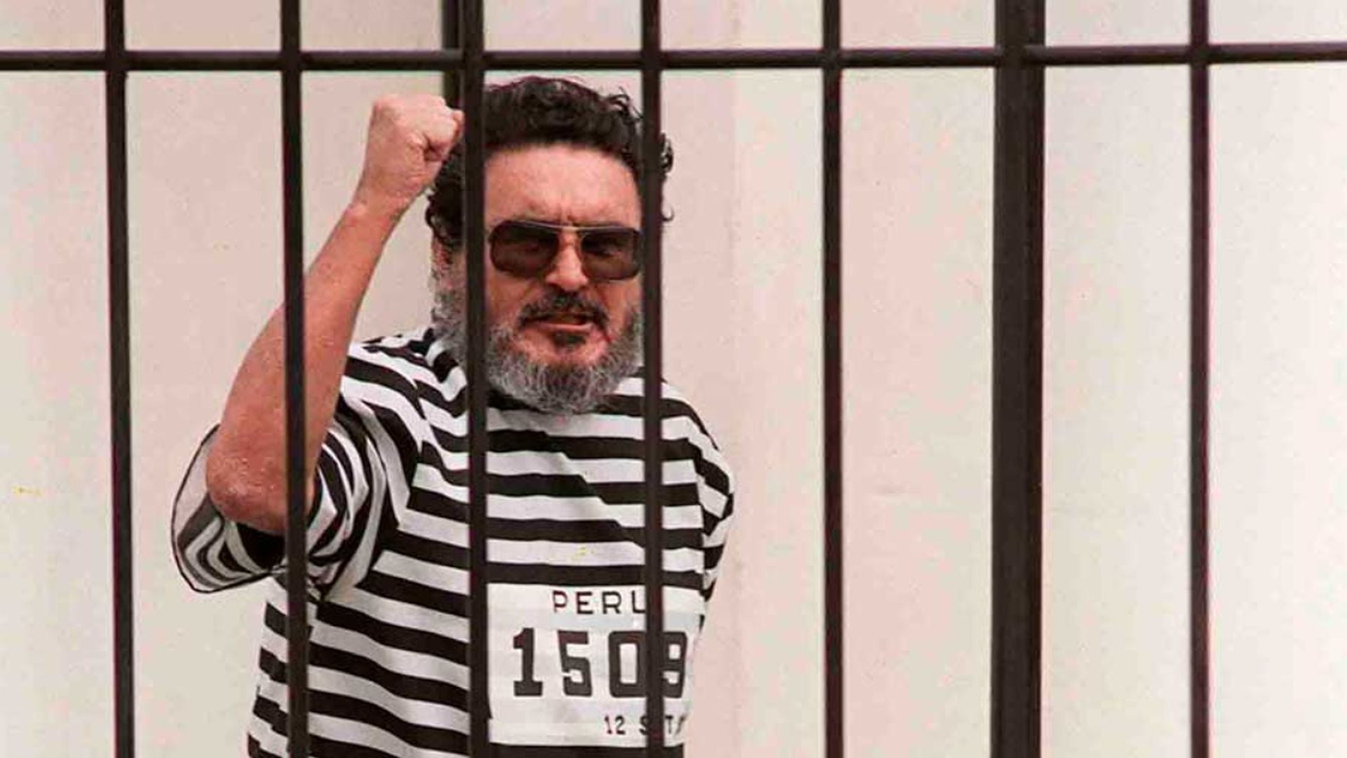 Abimael Guzmán fue sentenciado a cadena perpetua, un acontecimiento crucial en la historia reciente de Perú, destacando la determinación del país en su lucha contra el terror. (Andina)
