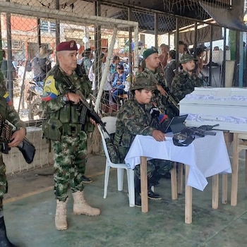 El Ejército Nacional denunció que miembros de las disidencias de las FARC retiraron el cadáver de la zona donde ocurrieron los combates - crédito @luchovoltios / X