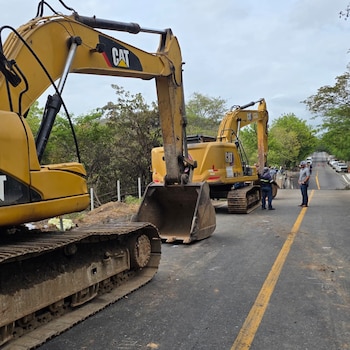 El CIV mantendrá cerrado el paso sobre la CA-9 Norte hasta nuevo aviso mientras avanza la evaluación estructural y la remoción de escombros.