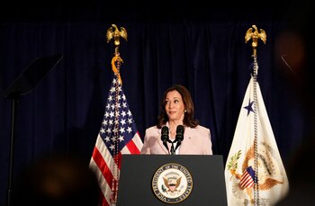 Kamala Harris en la IX