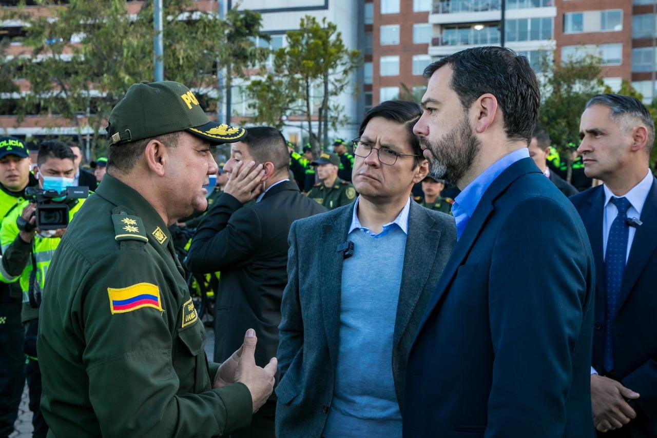 Secretario de Seguridad de Bogotá respalda los bloques de Defensa para la Seguridad Urbana contra economías ilegales