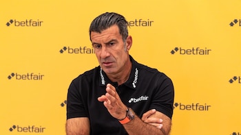 Luis Figo, sobre el Clásico: "El Real Madrid seguramente tendrá opciones a la contra"