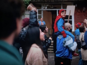 Quién es el niño viral que se sumó a Spiderman Brand New Day