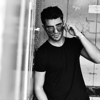 Maxi Iglesias ya está en