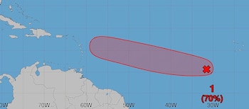 El NHC monitorea una perturbación con potencial de desarrollo en el Atlántico.(FOTO: Huracán Info)