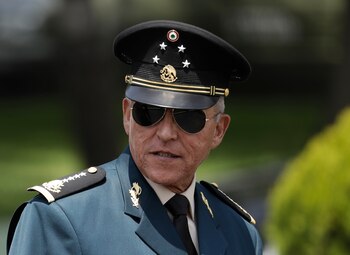 El secretario de Defensa Salvador
