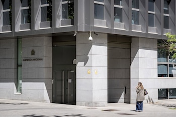 13/04/2026 Fachada de la Audiencia Nacional, a 13 de abril de 2026, en San Fernando de Henares, Madrid (España). El caso Kitchen investiga la presunta operación del Ministerio del Interior para sustraer información sensible al extesorero del Partido Popular, Luis Bárcenas, que pudiera perjudicar a altos cargos de este partido político.
POLITICA
A. Pérez Meca - Europa Press