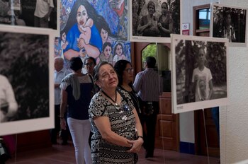 La inauguración se desarrolló en un clima de luto y dolor (EFE)