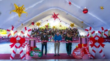 Durante la inauguración, los asistentes