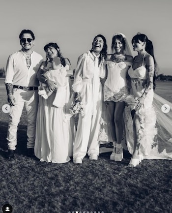 Christian Nodal y la pequeña