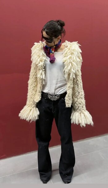 Rosalía vistiendo la chaqueta 'Ángel'