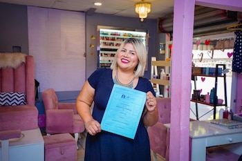 La inversión pública para la formalización de viviendas ascendió a USD 16,52 millones, garantizando la escrituración legal de los nuevos propietarios. (Foto: Michelle Sol, Ministra de Vivienda)