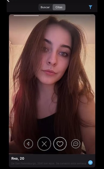 Una de las chicas del "Tinder ruso". (Captura: Latirusa)