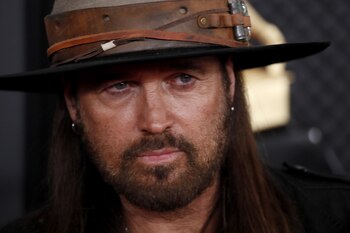 Billy Ray Cyrus atraviesa un
