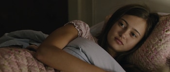 Una joven Ella Purnell en