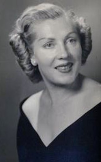 Irene se acostaba cada noche