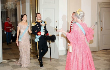 El 50 cumpleaños de Federico de Dinamarca ha supuesto una auténtica fiesta que ha alcanzado a todo el país, regalando todo su cariño el hijo la Reina Margarita
(FEDEDRICO DE DINAMARCA).