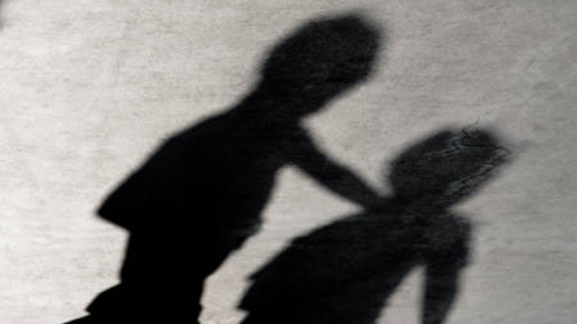 Las autoridades investigan las circunstancias en las que murieron las dos niñas, quienes presentaban golpes y heridas provocadas con un arma punzocortante. - crédito iStock
