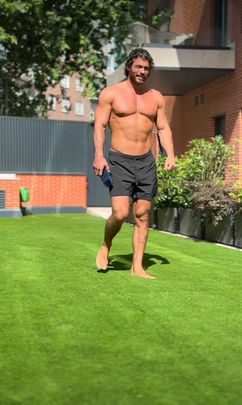 Can Yaman en su casa de Madrid (Instagram)