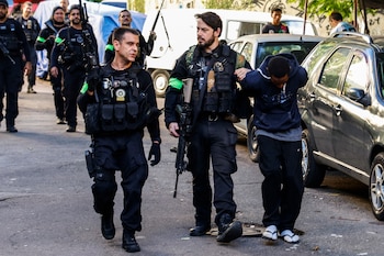 Cuatro detenidos en operación contra el Comando Vermelho en Río de Janeiro