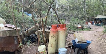 Se encontraban: reactores, condensadores, centrifugadoras,