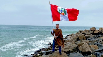 El cantautor ayacuchano destaca la importancia de la perseverancia y la humildad en su carrera dedicada a la música andina.