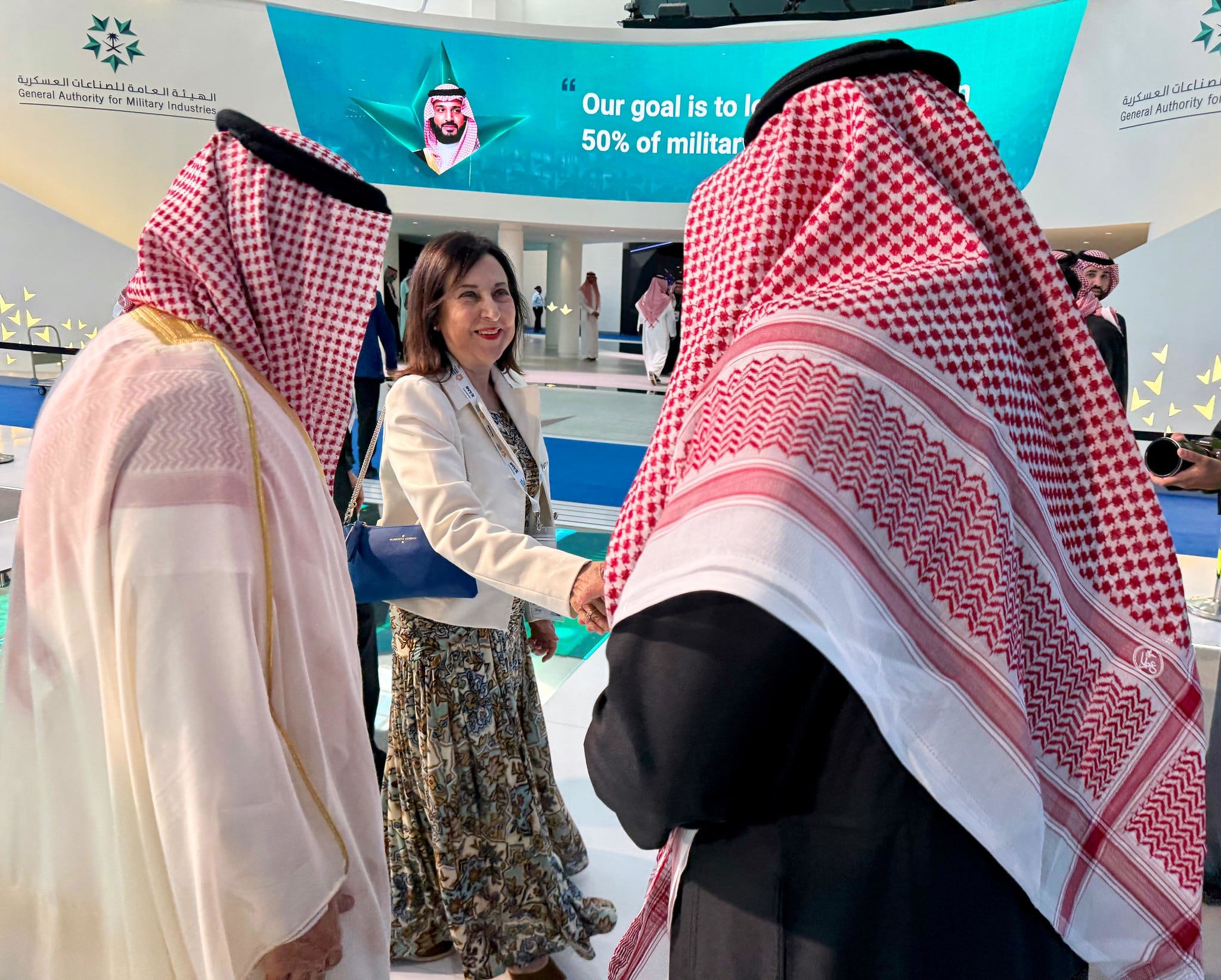 España analiza “la evolución de los ataques hutíes” y “vías para fortalecer las relaciones” con Arabia Saudí en una llamada entre Robles y su homólogo de Riad